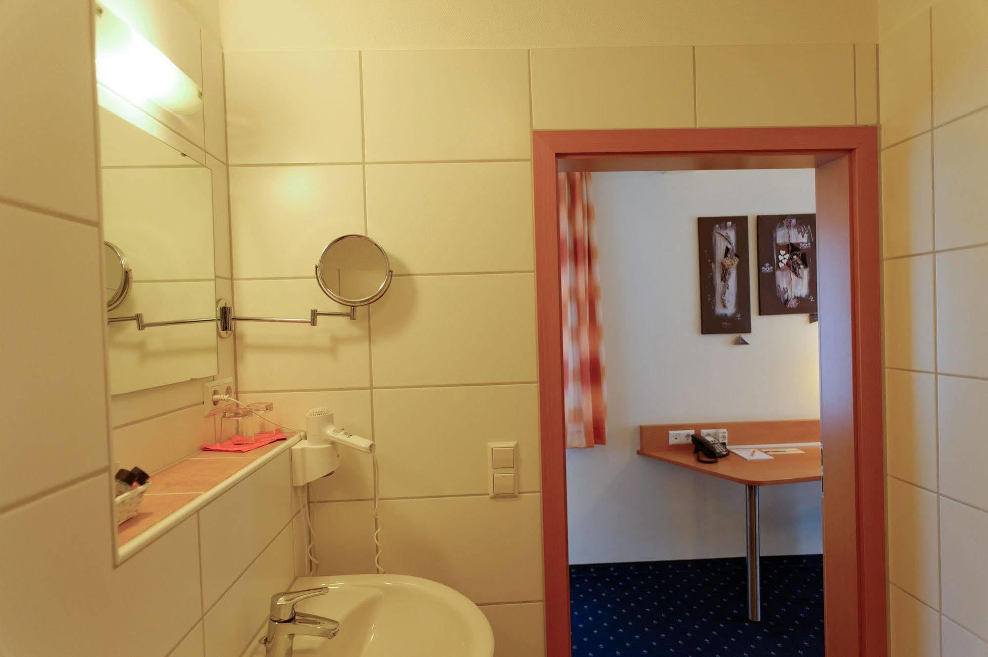Hotel Restaurant Talblick Bad Ditzenbach Eksteriør billede
