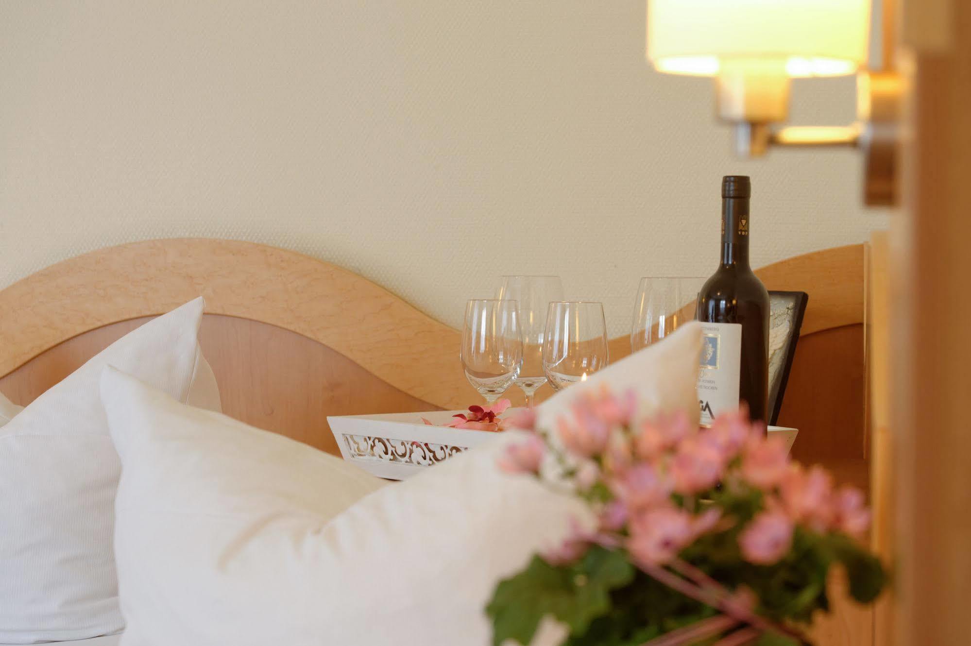 Hotel Restaurant Talblick Bad Ditzenbach Eksteriør billede