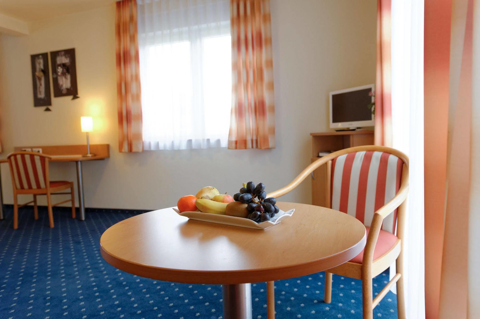 Hotel Restaurant Talblick Bad Ditzenbach Eksteriør billede