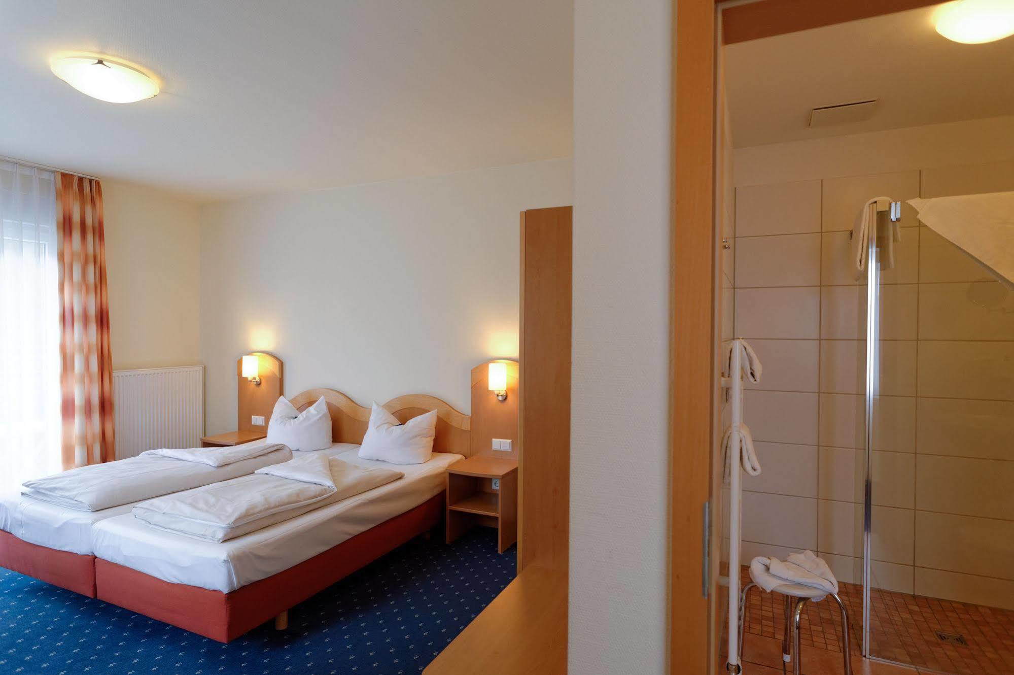 Hotel Restaurant Talblick Bad Ditzenbach Eksteriør billede