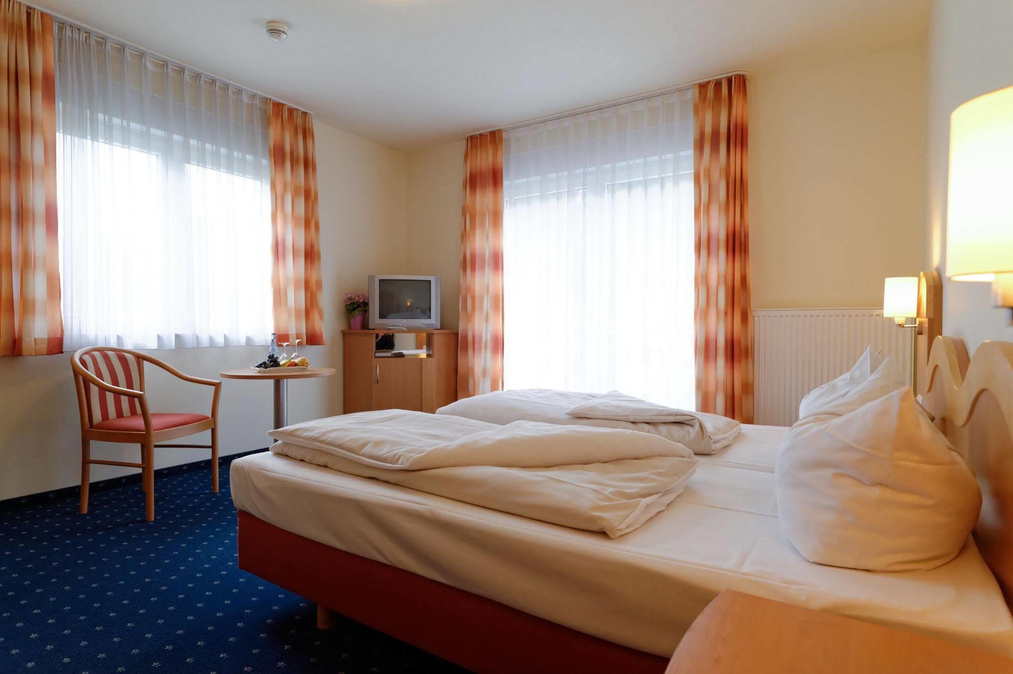 Hotel Restaurant Talblick Bad Ditzenbach Eksteriør billede