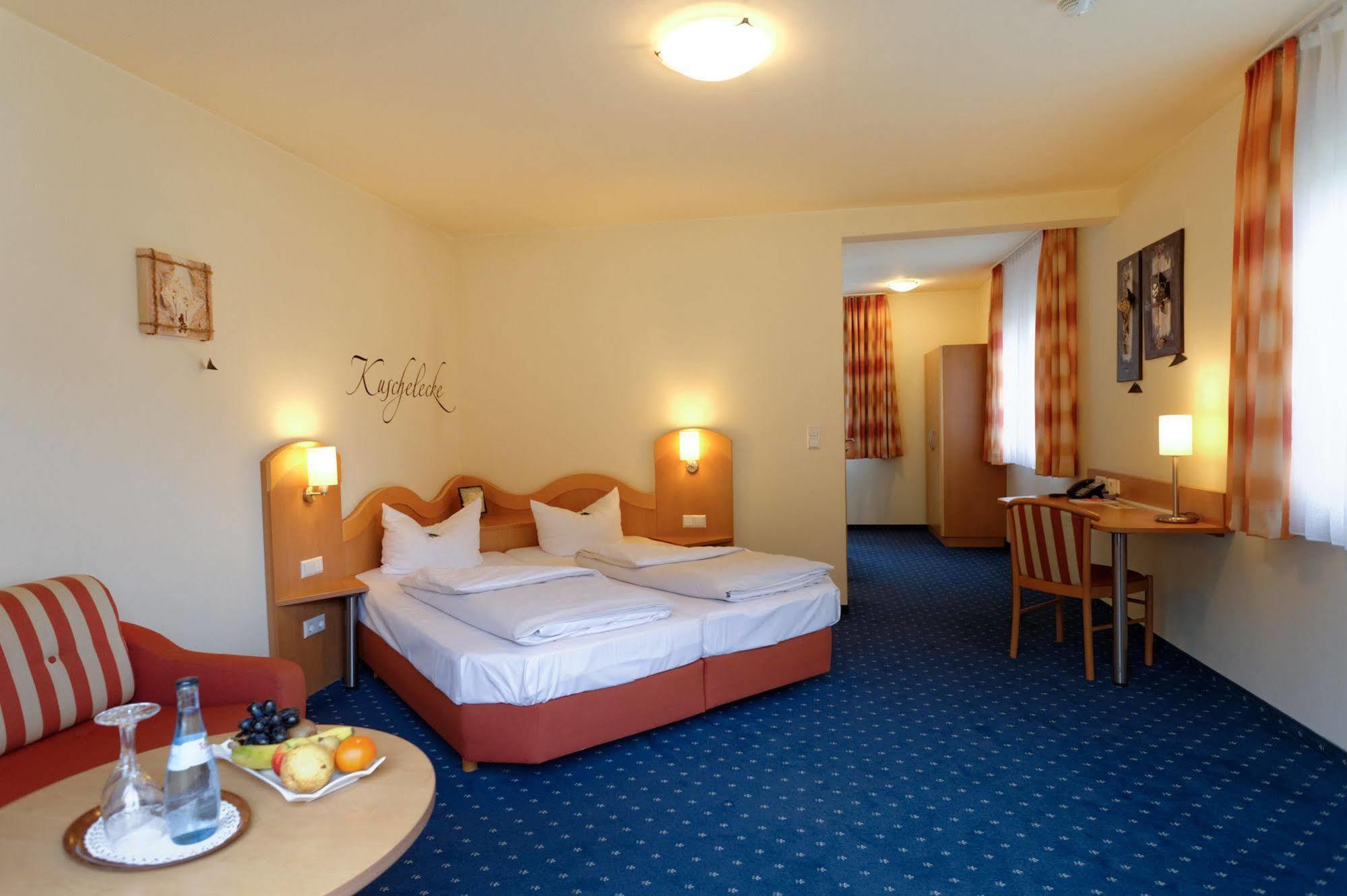 Hotel Restaurant Talblick Bad Ditzenbach Eksteriør billede