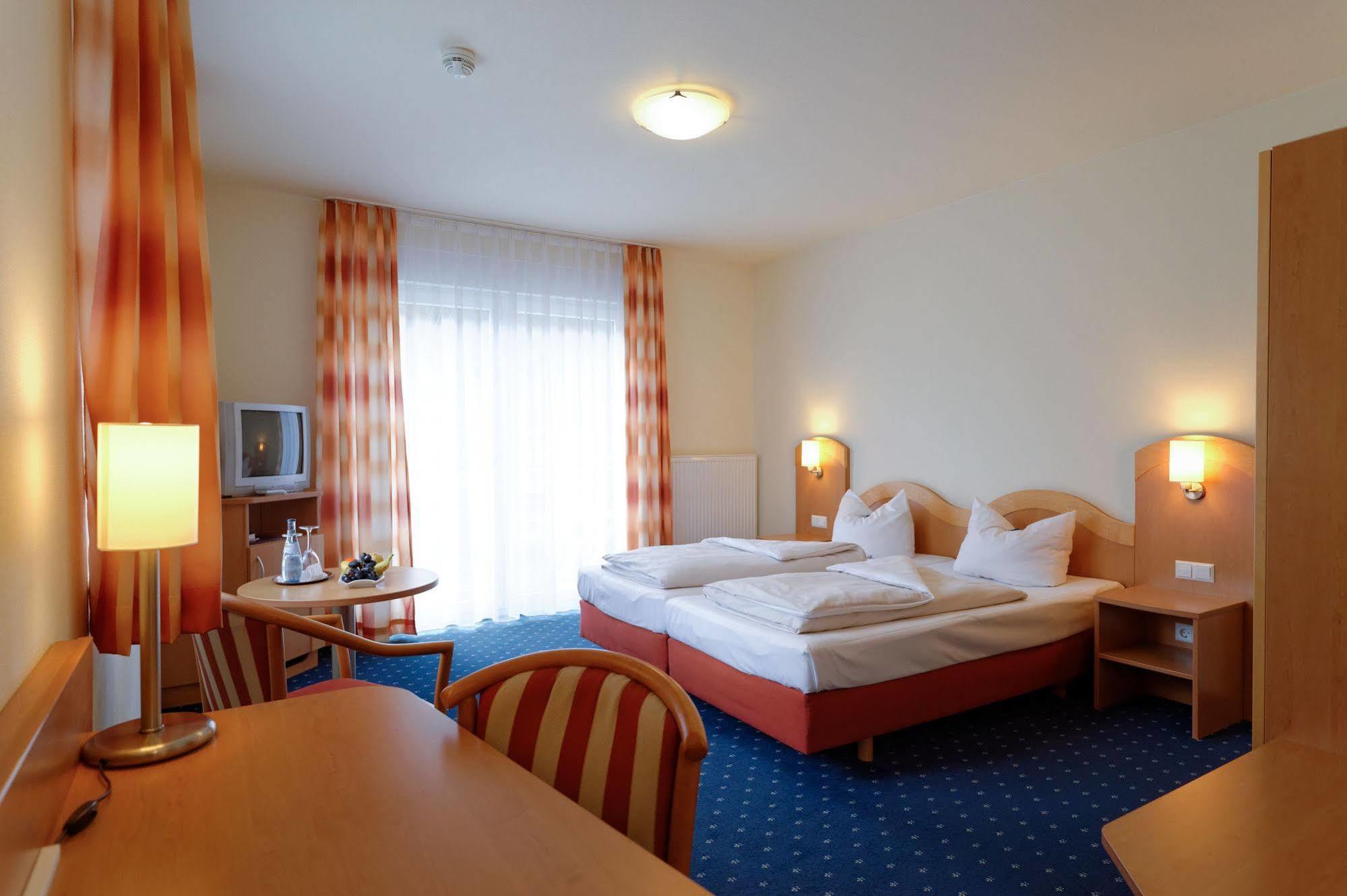 Hotel Restaurant Talblick Bad Ditzenbach Eksteriør billede